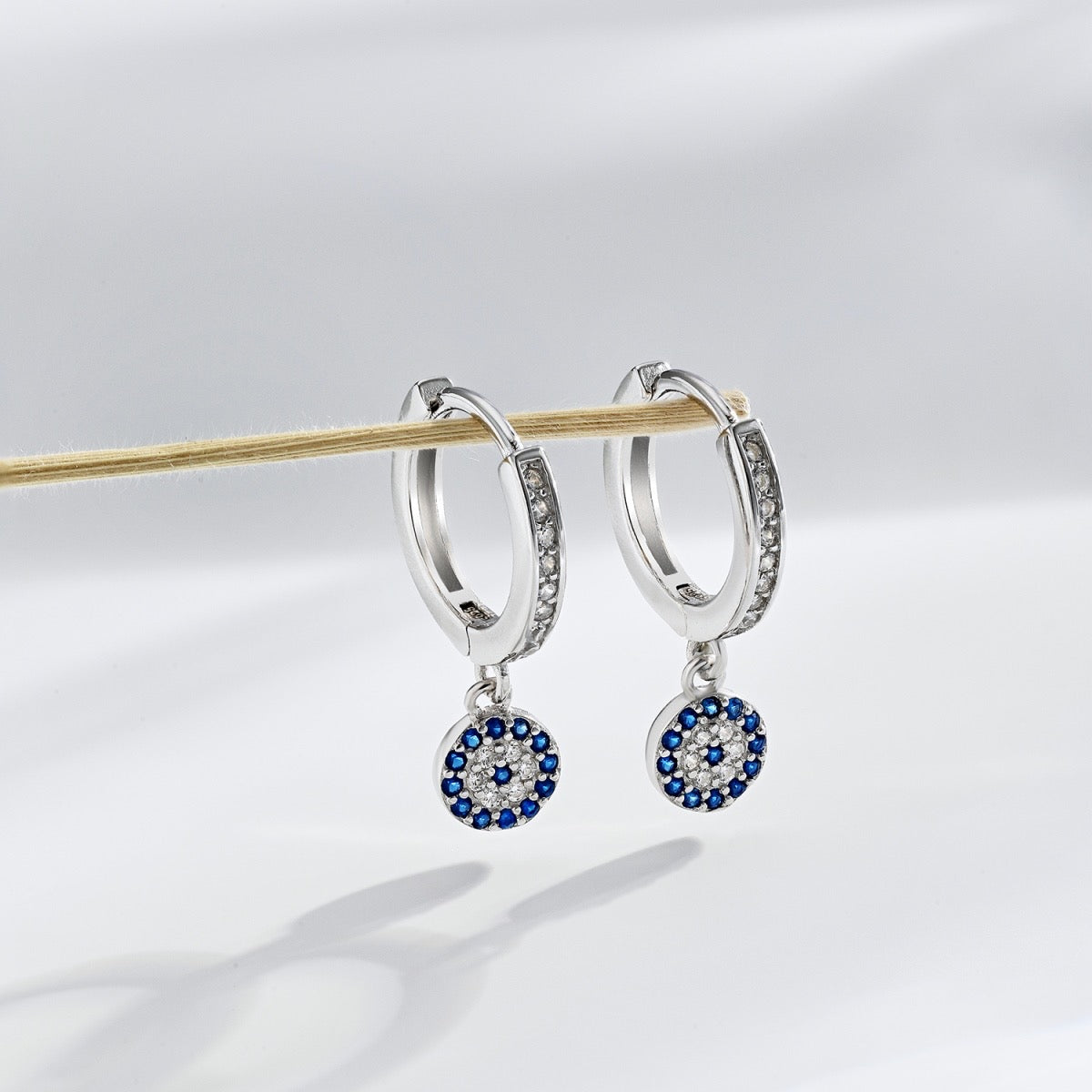 Hoop pendente portafortuna
