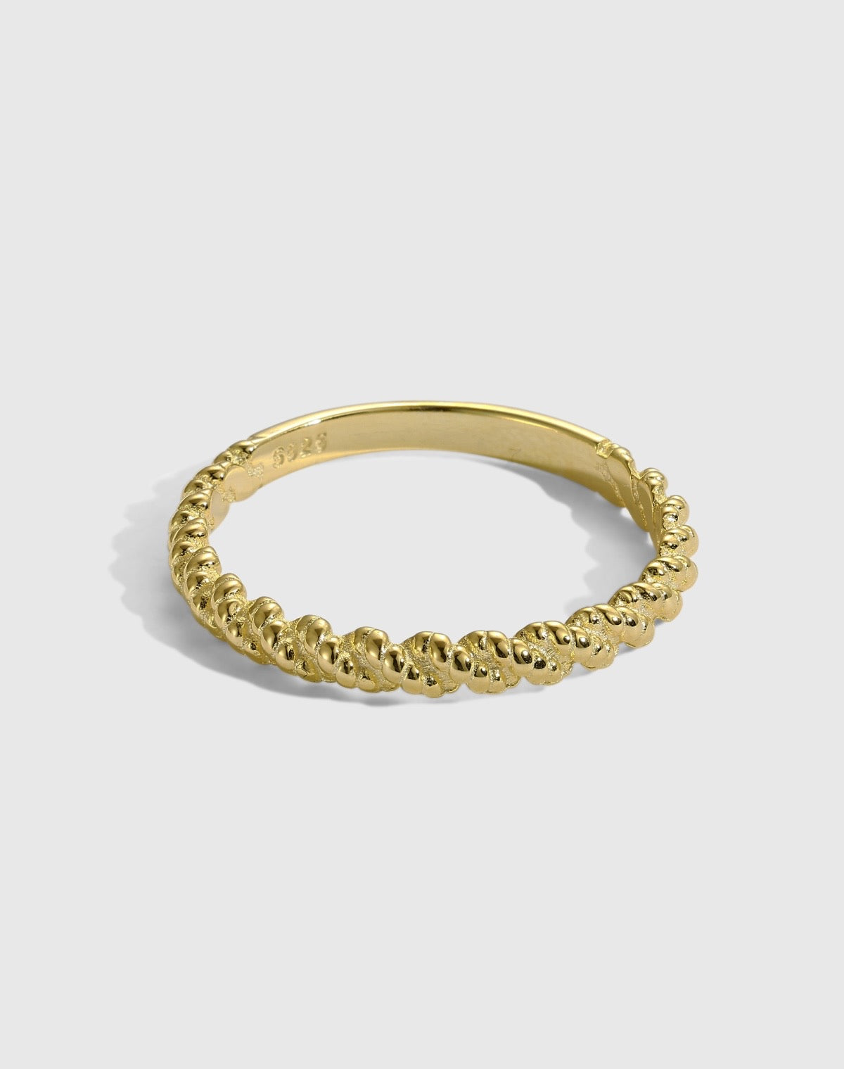 Anello con intreccio