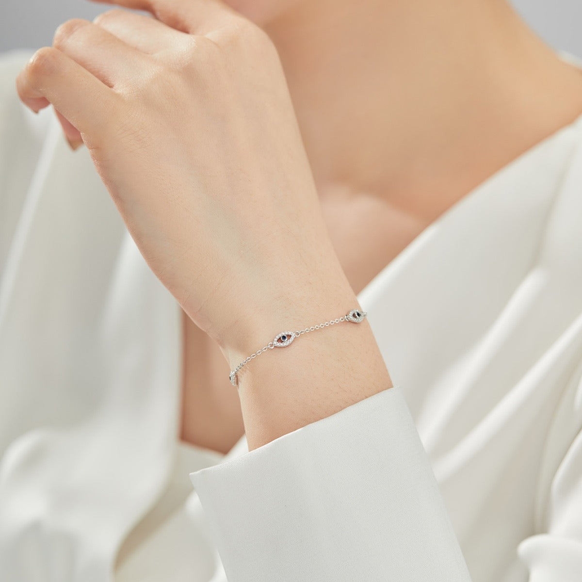 Bracciale con occhio portafortuna