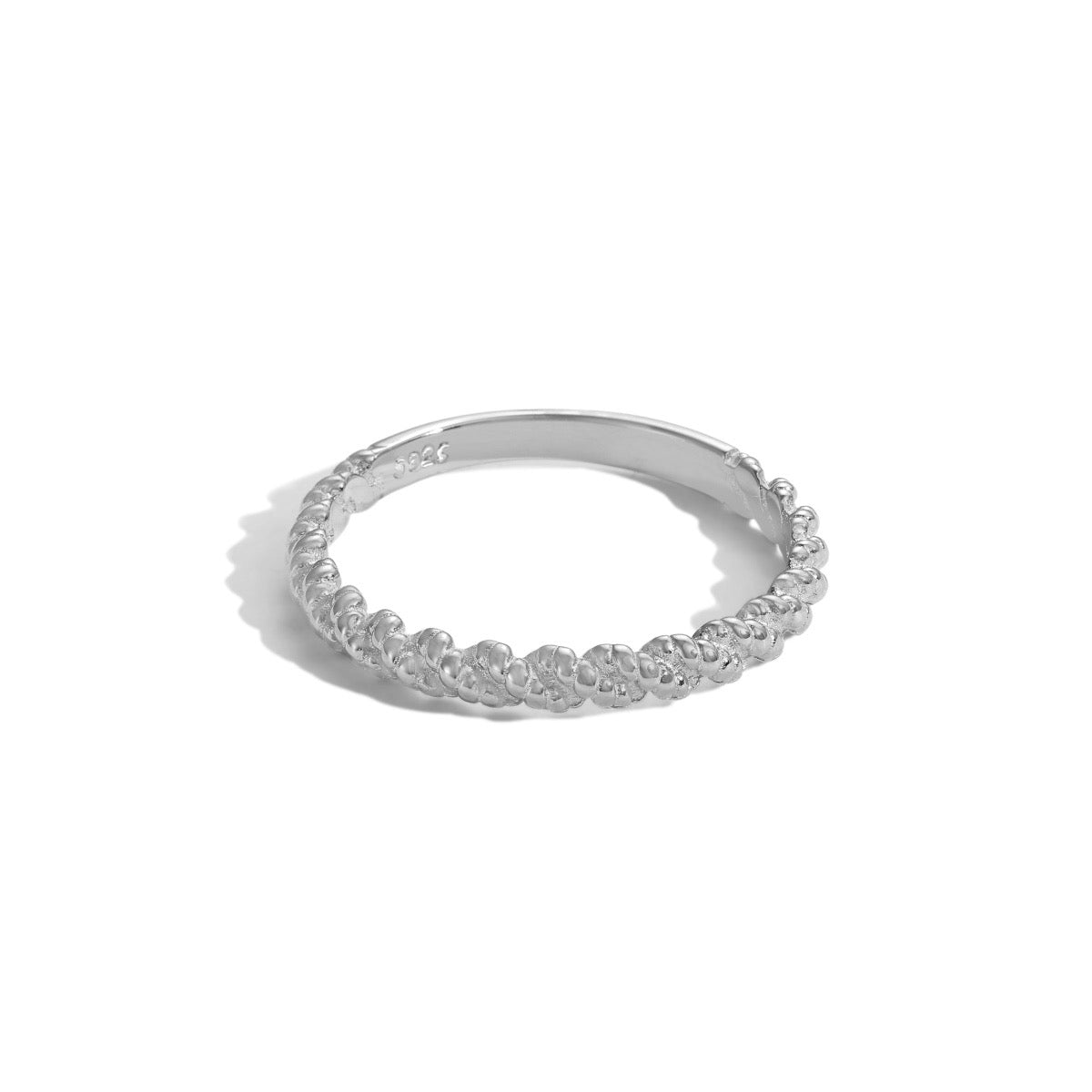Anello con intreccio