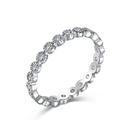 Anello con zirconi circolari
